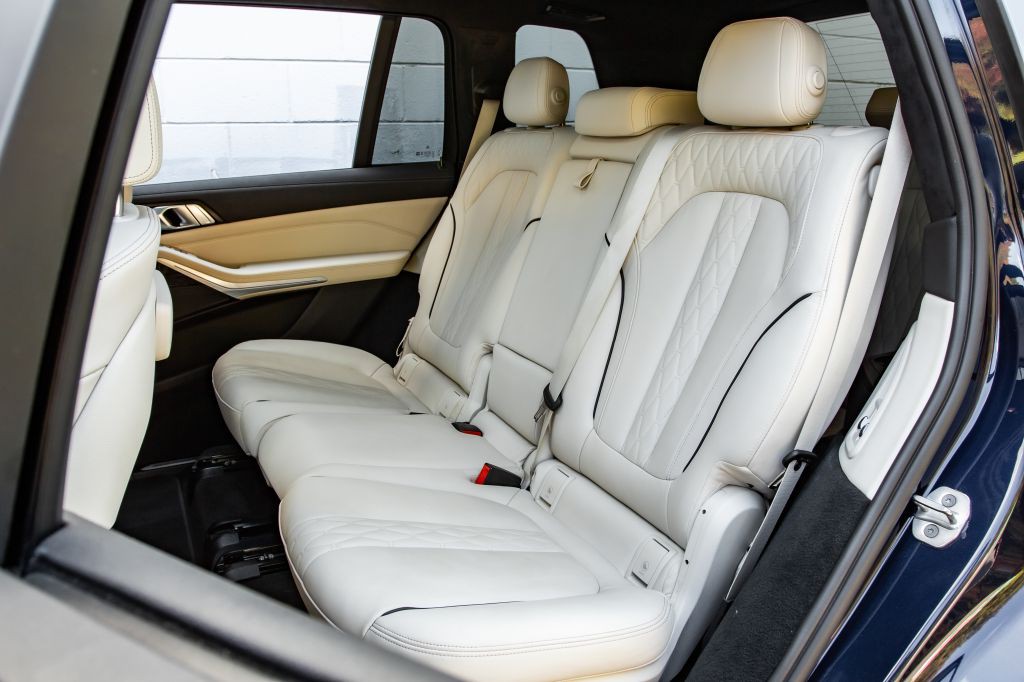 2022 BMW X7 Image 27