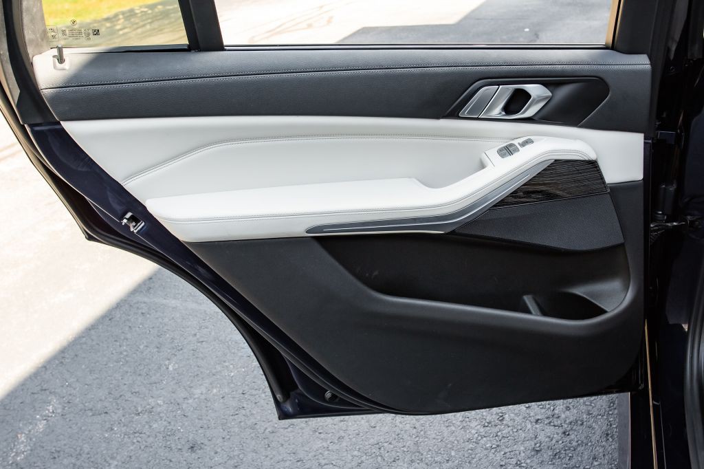 2022 BMW X7 Image 30