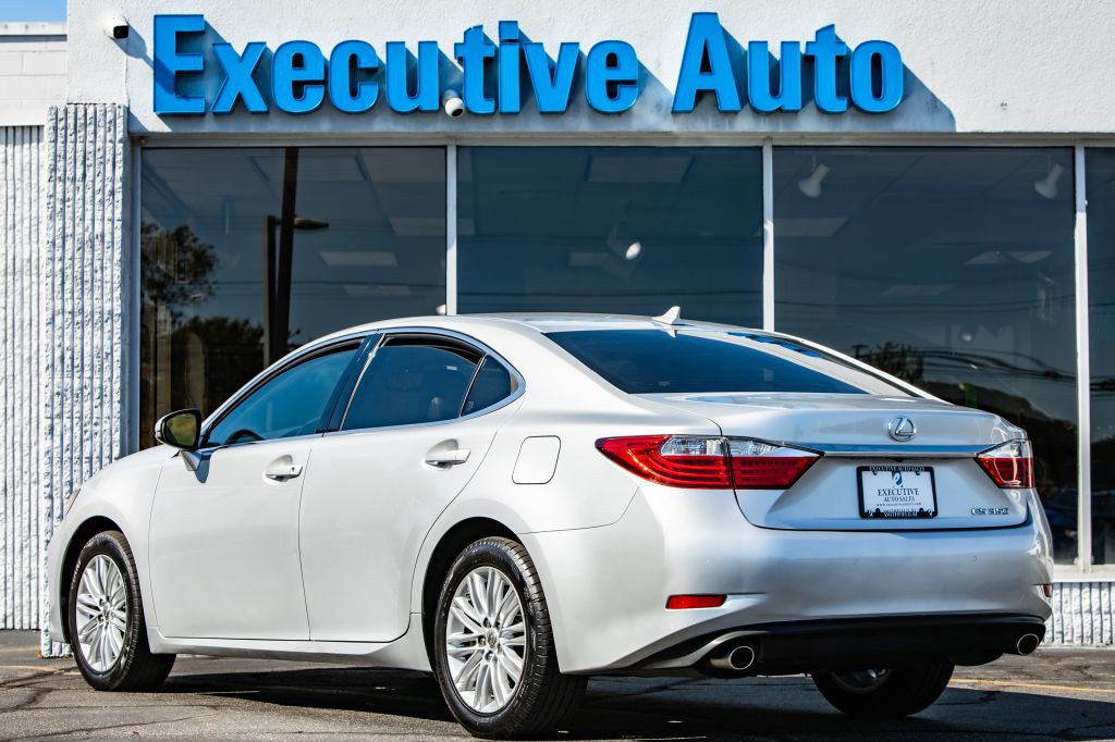 2013 Lexus ES Image 5