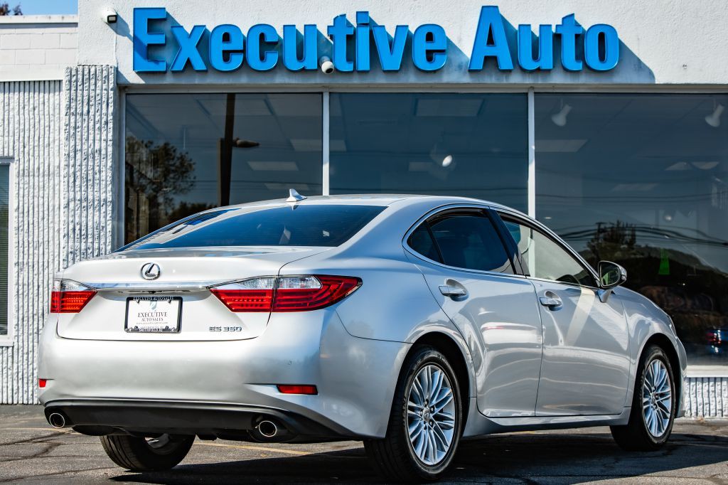 2013 Lexus ES Image 7