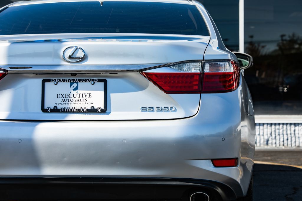 2013 Lexus ES Image 14