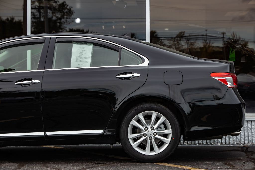 2012 Lexus ES 350 Image 12