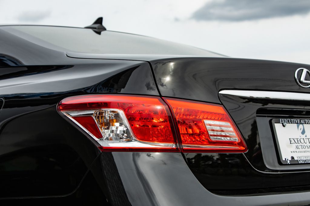 2012 Lexus ES 350 Image 16