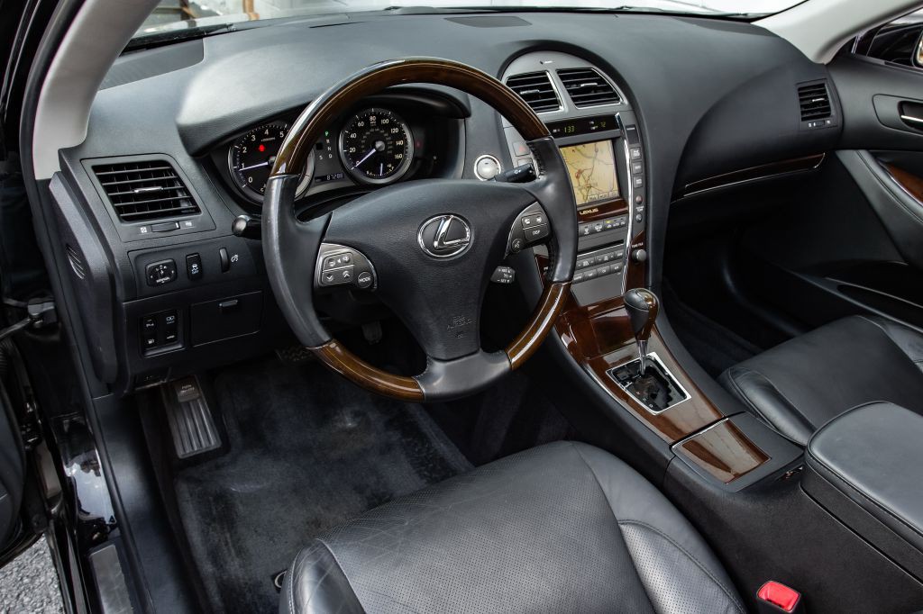2012 Lexus ES 350 Image 17