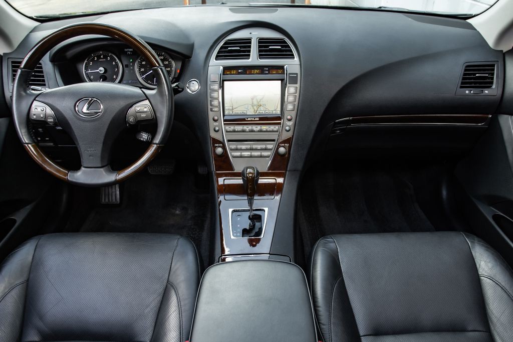 2012 Lexus ES 350 Image 18