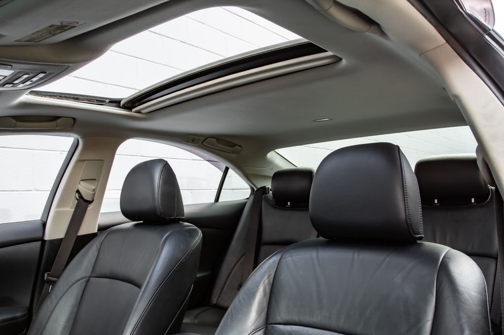 2012 Lexus ES 350 Image 24