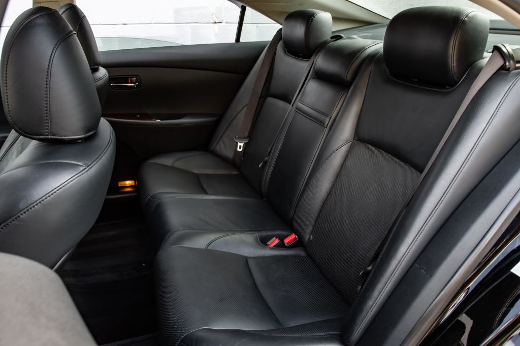 2012 Lexus ES 350 Image 25