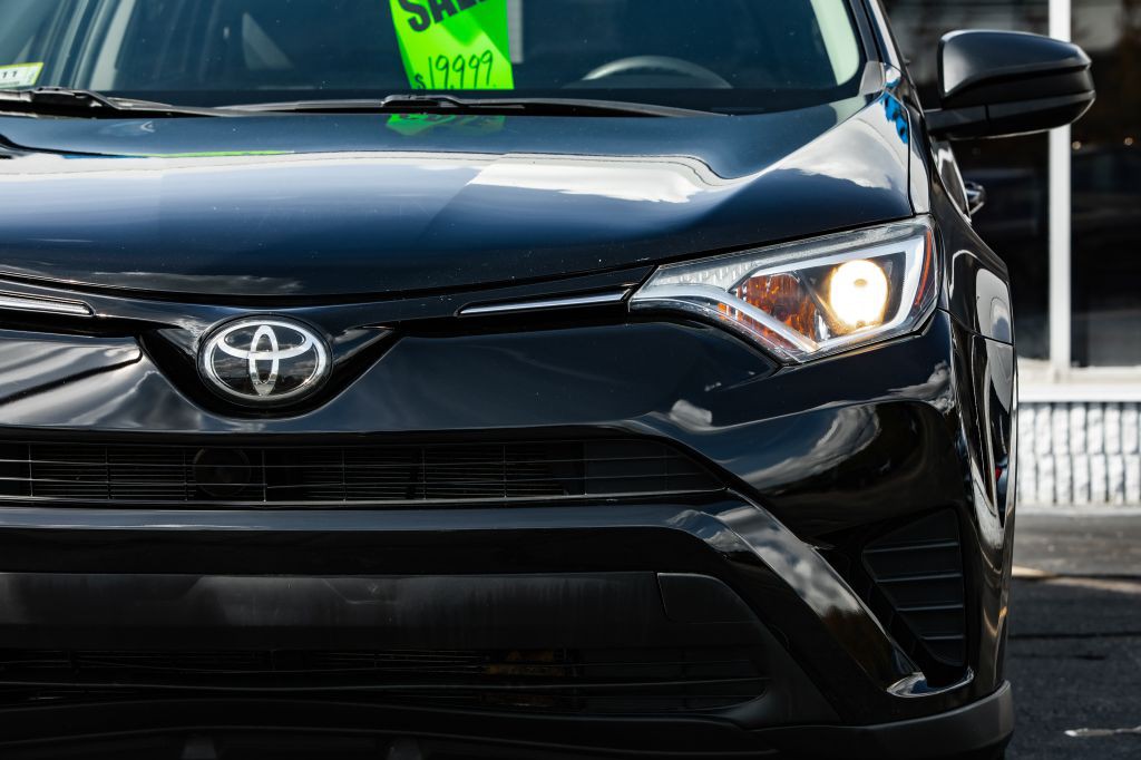 2018 Toyota Rav4 Image 13