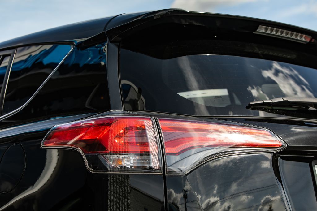 2018 Toyota Rav4 Image 16
