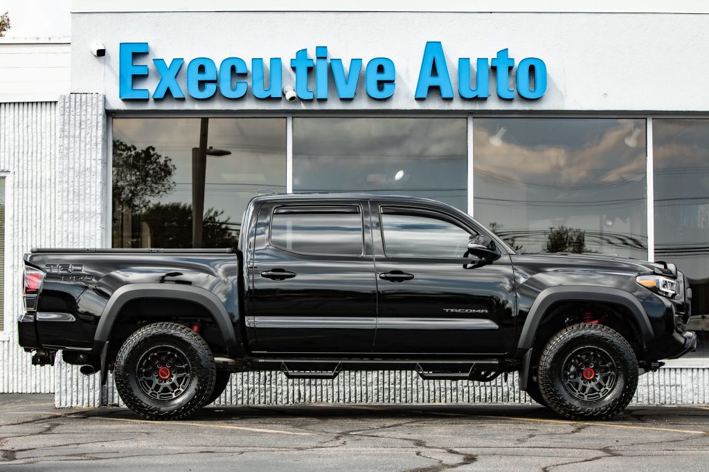 2023 Toyota Tacoma Image 8