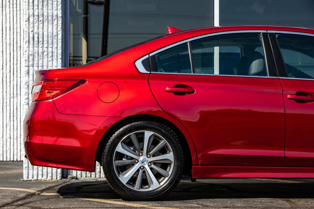 2017 Subaru Legacy Image 9