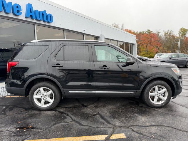 2016 Ford Explorer Image 2