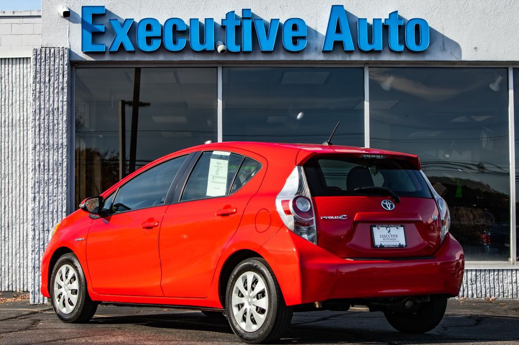 2013 Toyota Prius Image 5