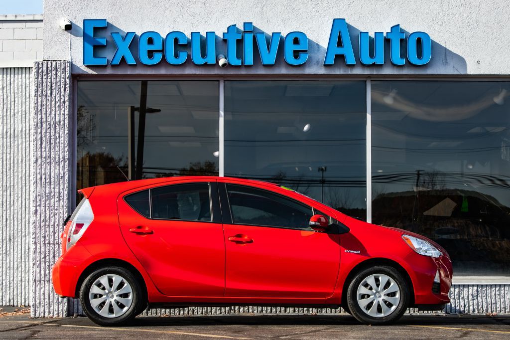 2013 Toyota Prius Image 8