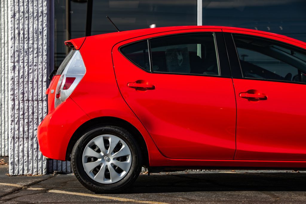2013 Toyota Prius Image 9