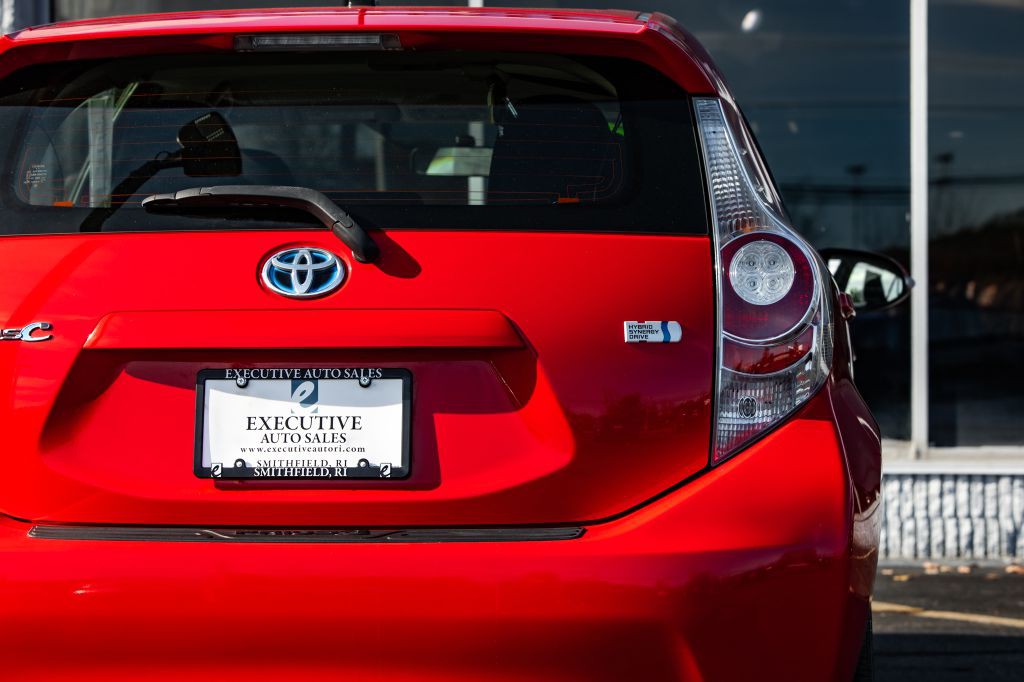 2013 Toyota Prius Image 14