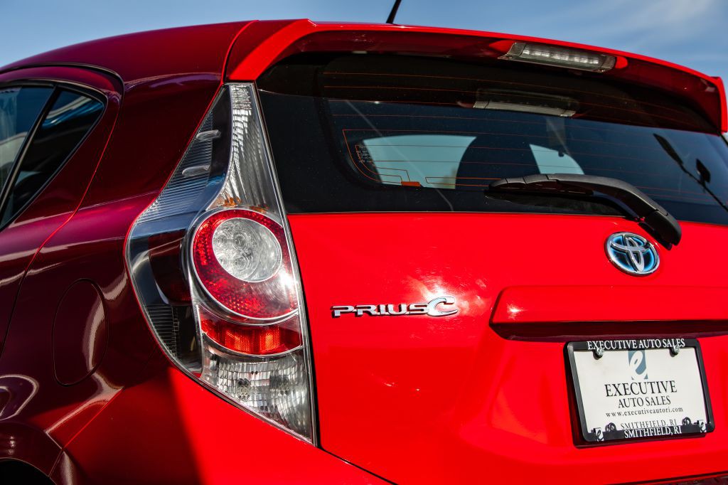 2013 Toyota Prius Image 16