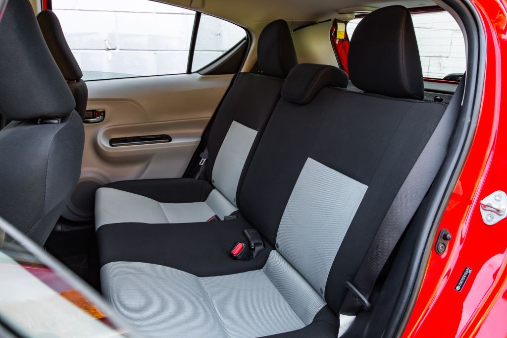 2013 Toyota Prius Image 23