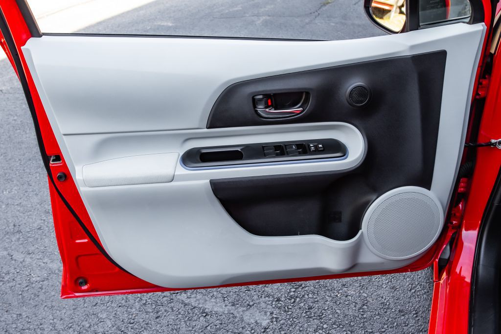 2013 Toyota Prius Image 24