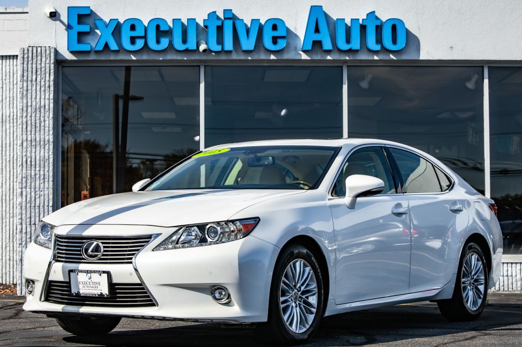 2015 Lexus ES Image 3