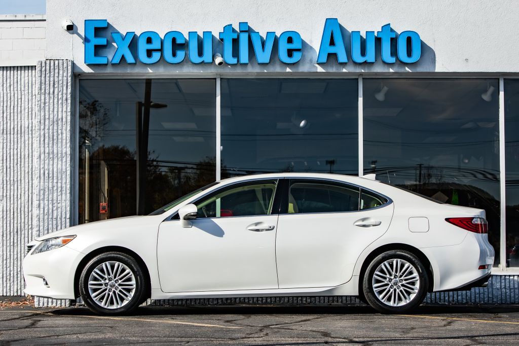 2015 Lexus ES Image 4