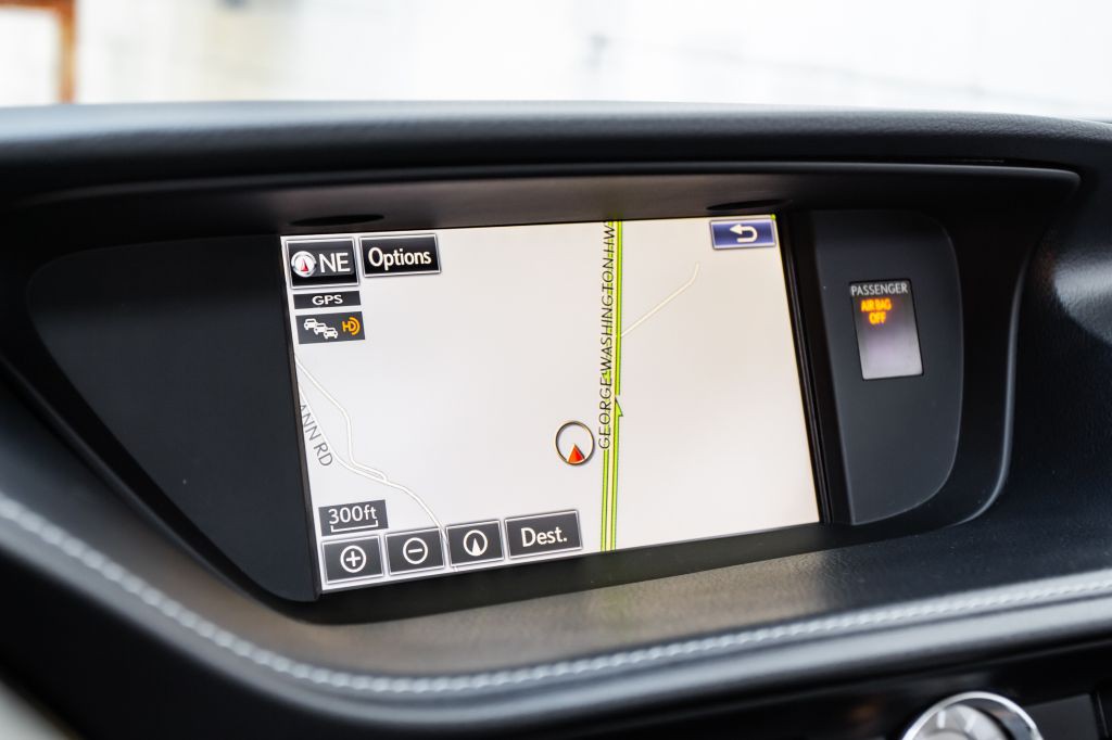 2015 Lexus ES Image 21