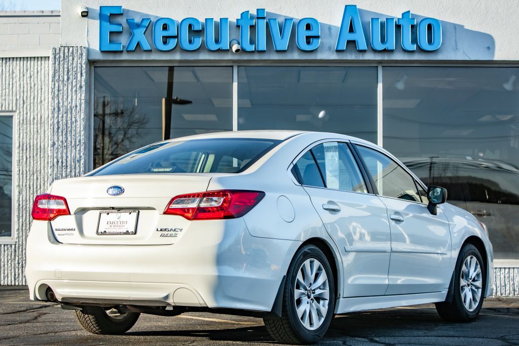 2017 Subaru Legacy Image 7