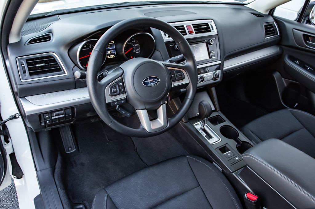 2017 Subaru Legacy Image 17