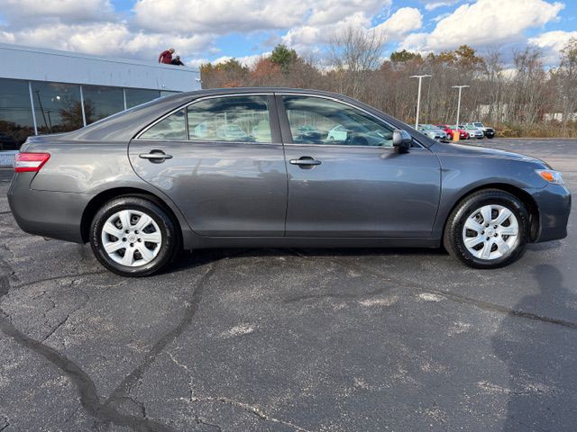 2011 Toyota Camry Image 2