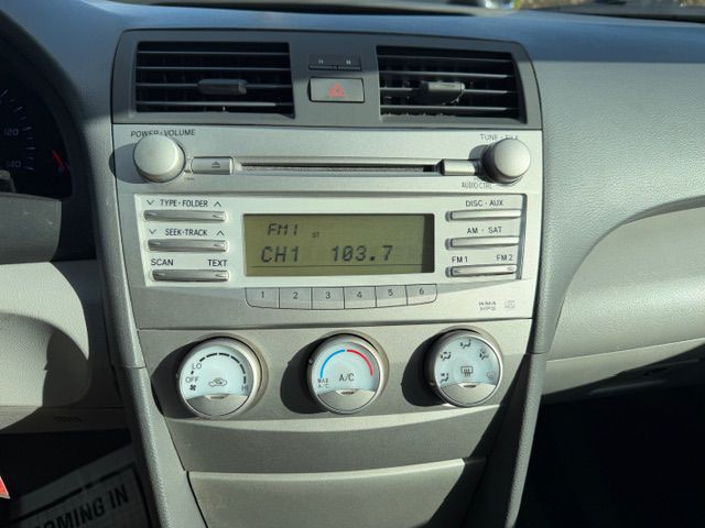 2011 Toyota Camry Image 10