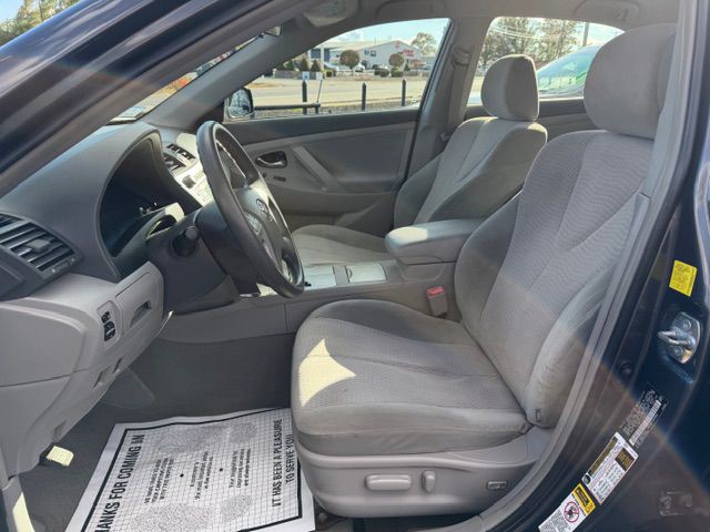 2011 Toyota Camry Image 12