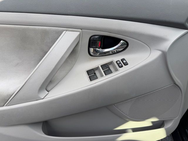 2011 Toyota Camry Image 13