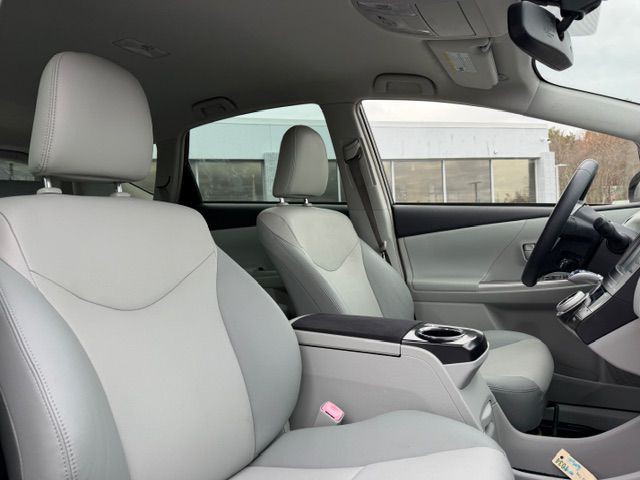 2014 Toyota Prius Image 13
