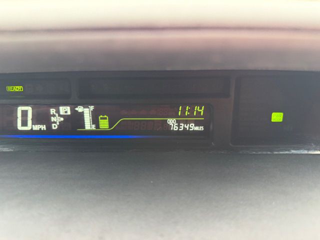 2014 Toyota Prius Image 16
