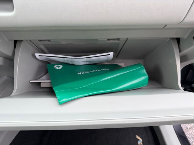 2014 Toyota Prius Image 19