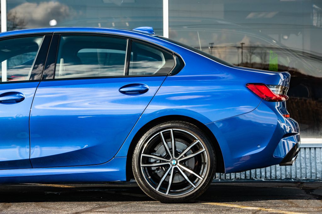 2019 BMW 3 Series Image 12
