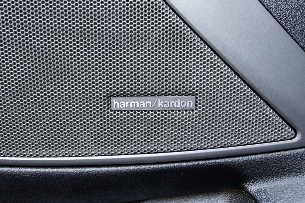 2019 BMW 3 Series Image 24