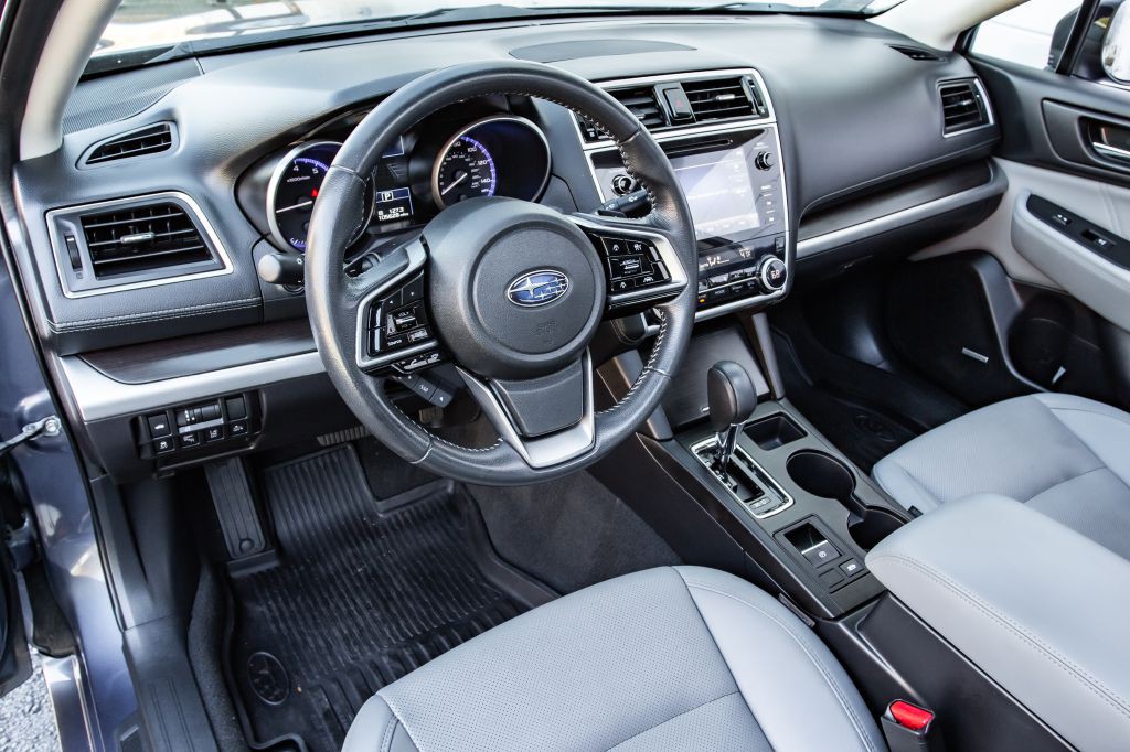 2018 Subaru Legacy Image 17