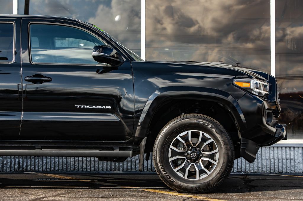 2023 Toyota Tacoma Image 10