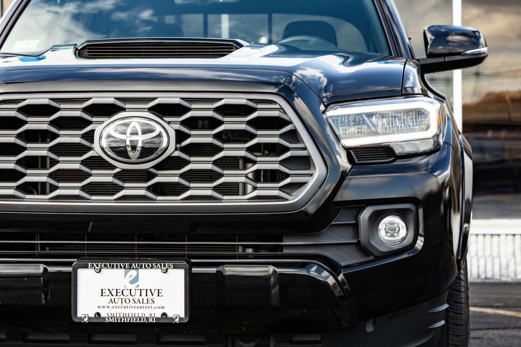 2023 Toyota Tacoma Image 13