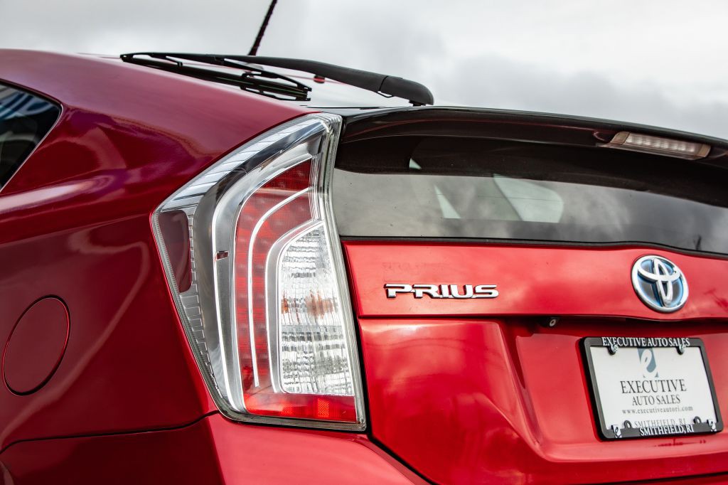 2012 Toyota Prius Image 16