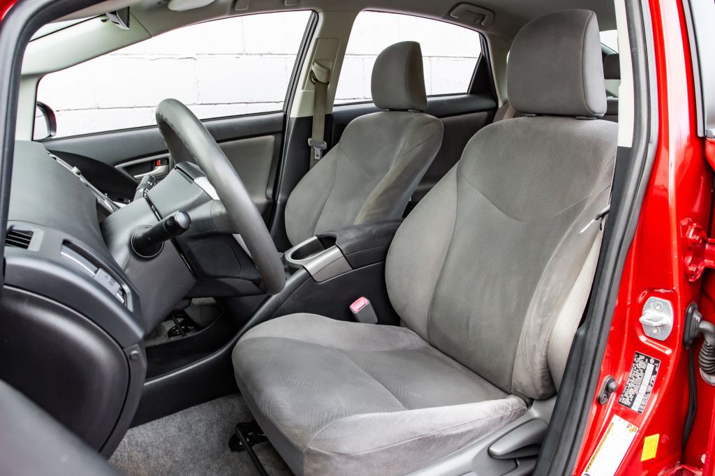 2012 Toyota Prius Image 24