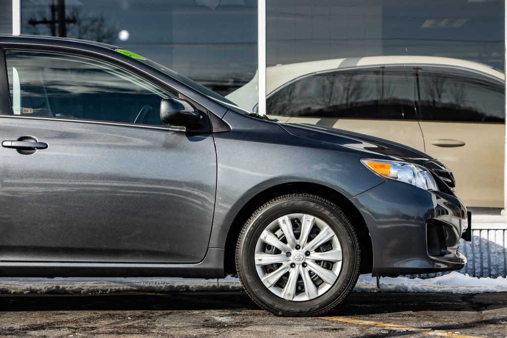 2013 Toyota Corolla Image 10