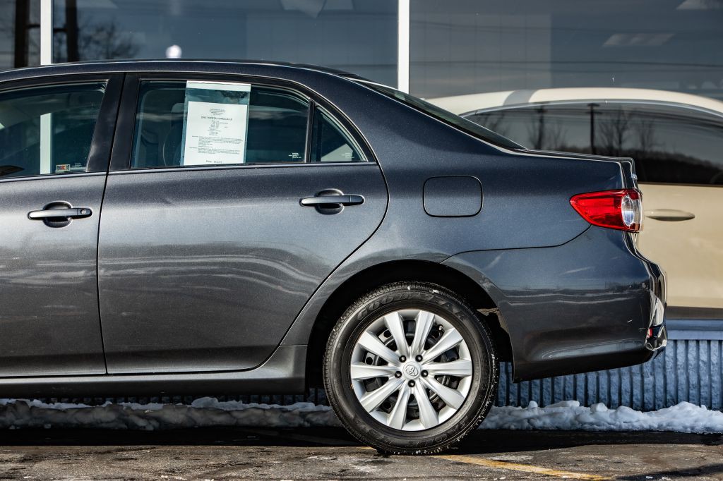 2013 Toyota Corolla Image 12