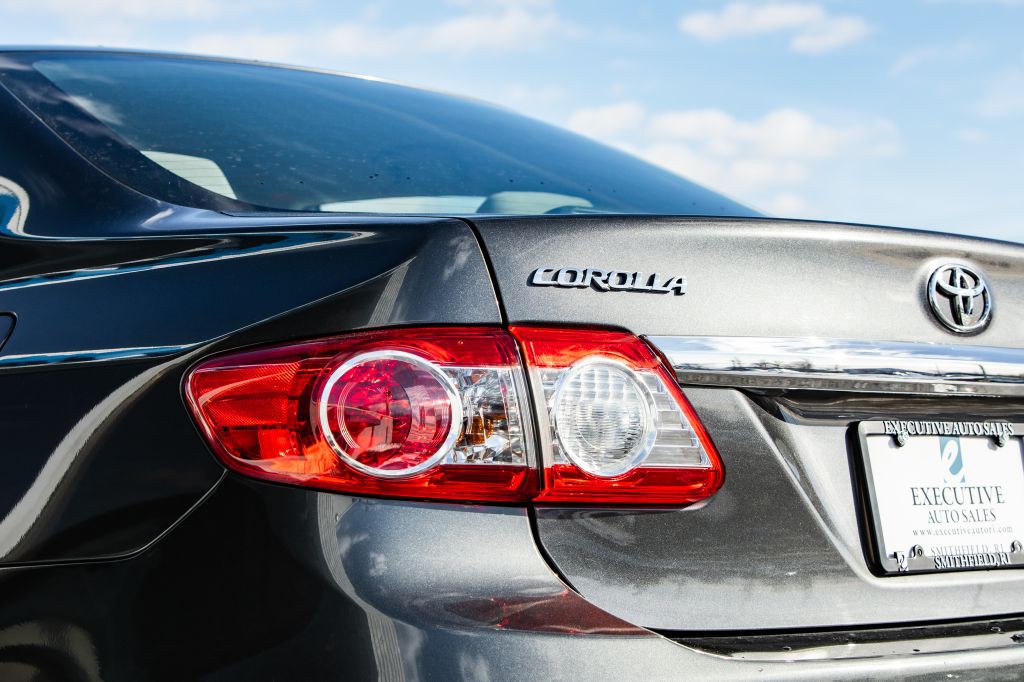 2013 Toyota Corolla Image 16