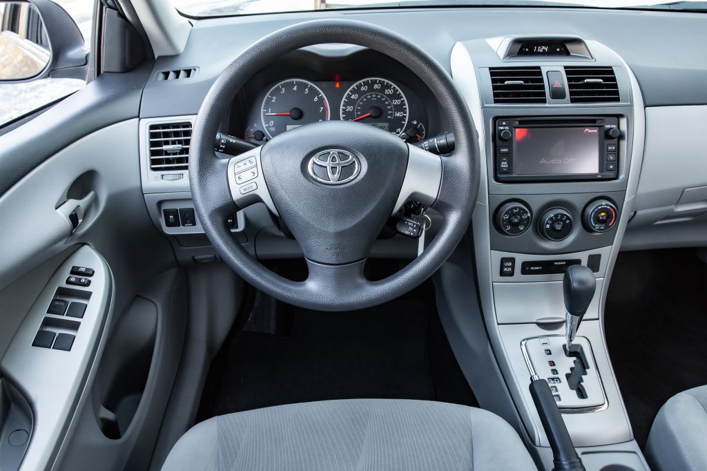 2013 Toyota Corolla Image 19