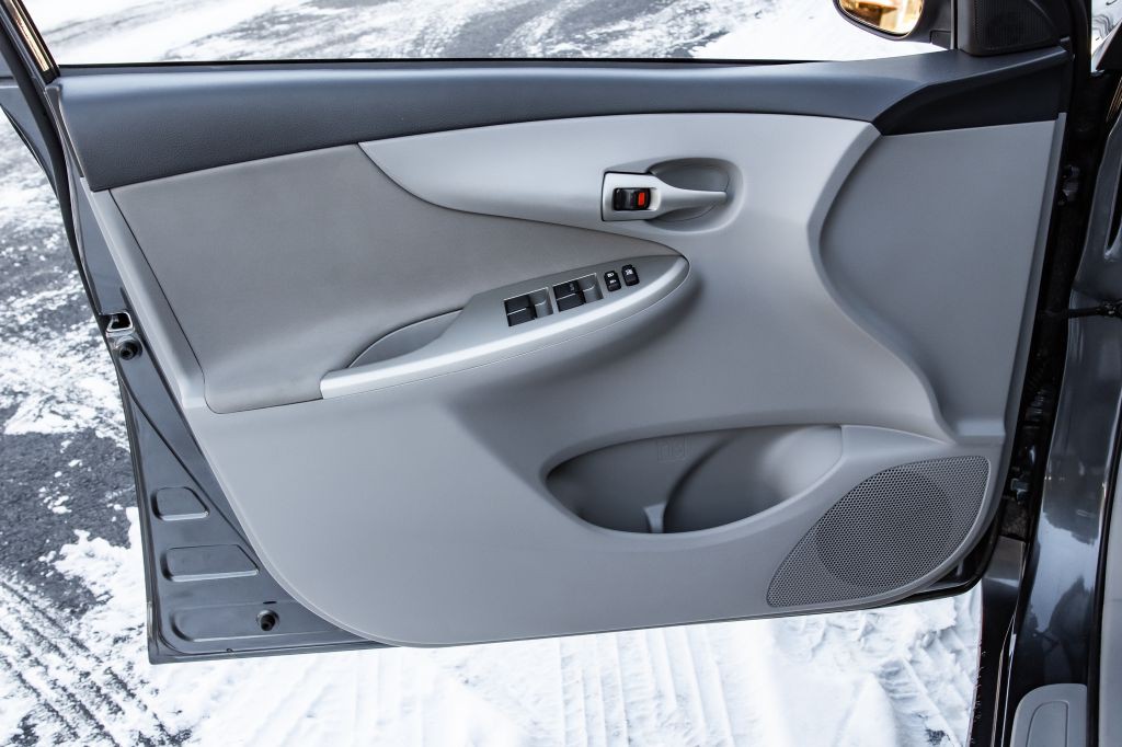 2013 Toyota Corolla Image 24