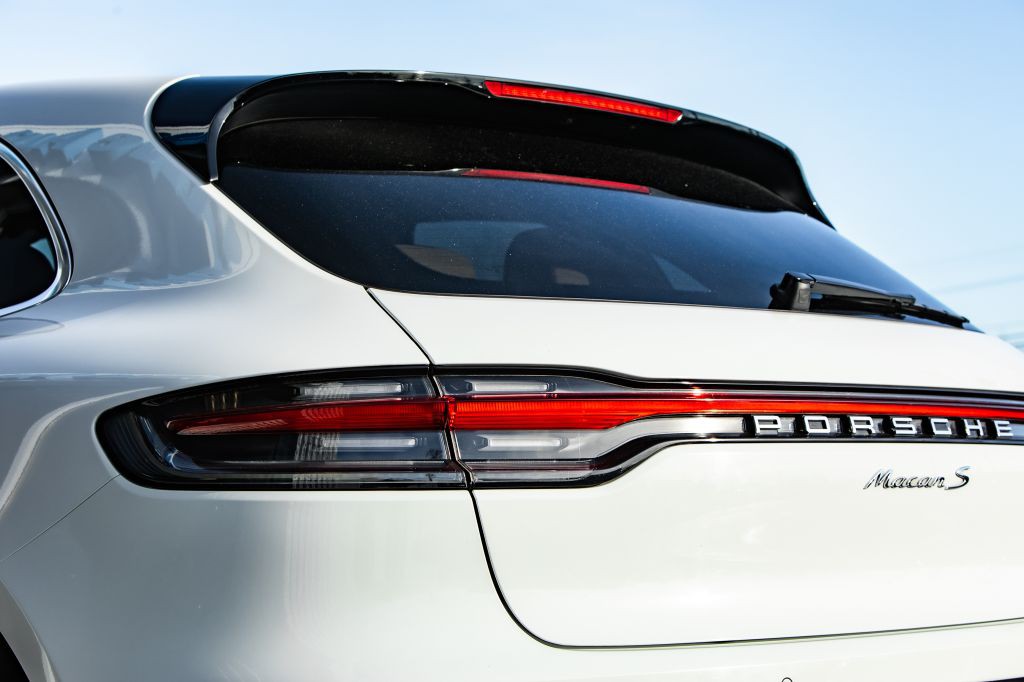 2021 Porsche Macan Image 16