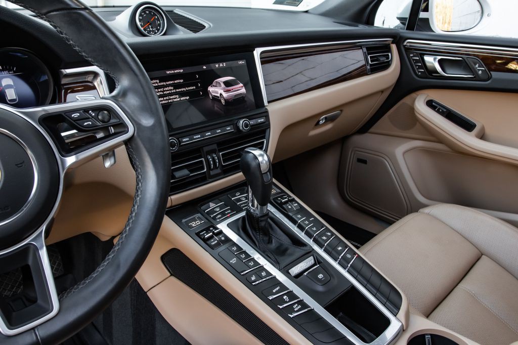 2021 Porsche Macan Image 23