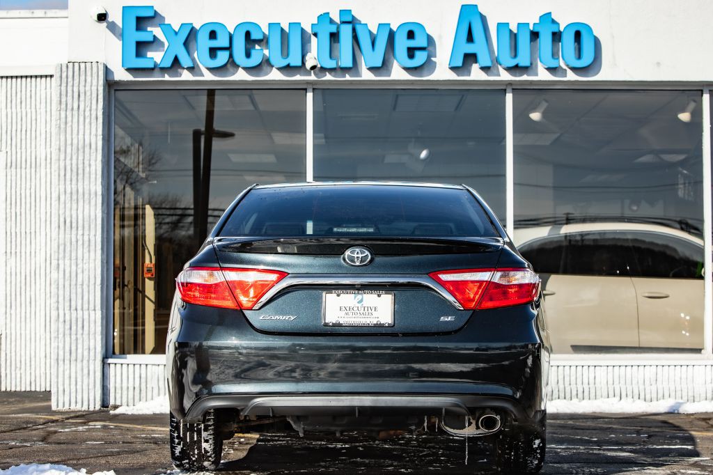 2015 Toyota Camry Image 6